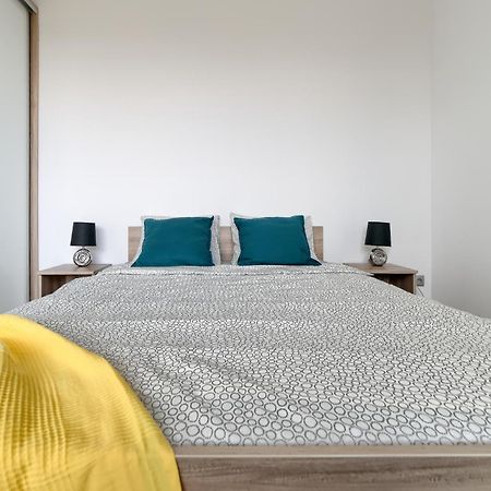 Gris Apartment พอซนาน ภายนอก รูปภาพ