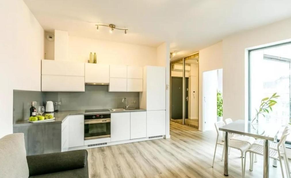 Gris Apartment พอซนาน ภายนอก รูปภาพ